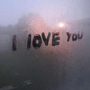 公交车被多人伦㢨吃
