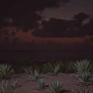 公交车被多人伦㢨吃
