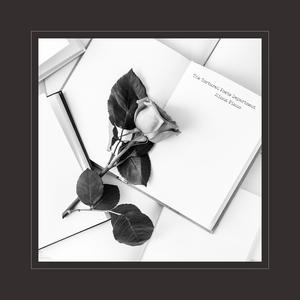 公交车被多人伦㢨吃
