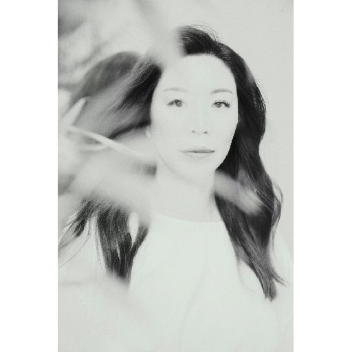 公交车被多人伦㢨吃
